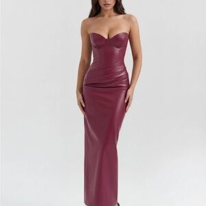 Chic Strapless Wine Dress